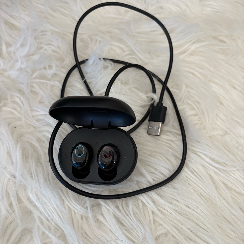 Wireless Black Earbud Headphones